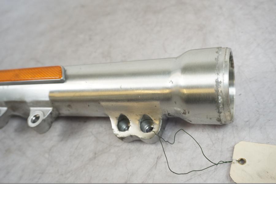 Baksidan på Gaffelben från en H-D V-Rod 1130 -2002 motorcykel.