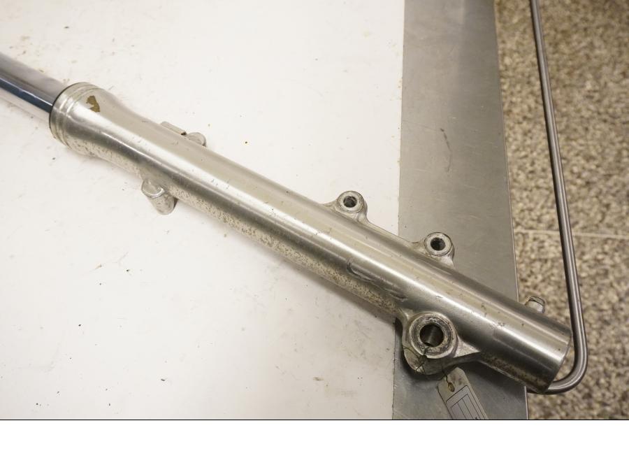 Baksidan på Gaffelben från en Kawasaki VN 750 -1994 motorcykel.