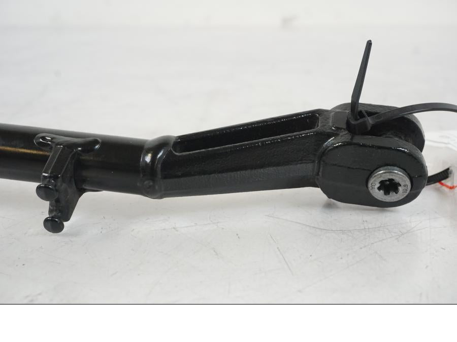 Snett uppifrån på Sidostöd från en BMW R 1250 GS -2021 motorcykel.