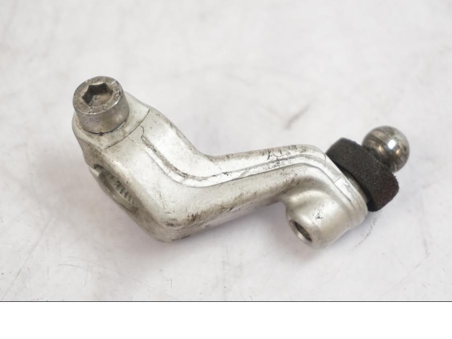 Baksidan på Växelarm från en Triumph Tiger -2009 motorcykel.