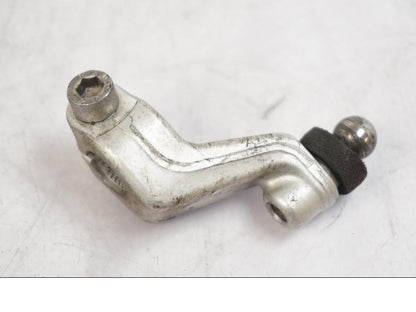 Baksidan på Växelarm från en Triumph Tiger -2009 motorcykel.