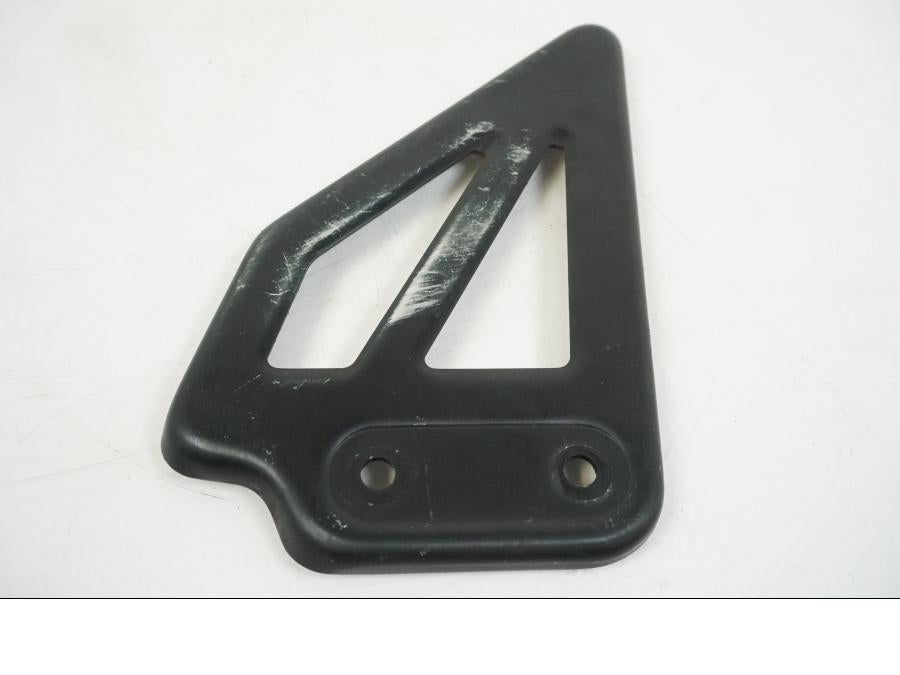 Vänster sida på Fotpinnehälskydd från en Suzuki GSX-R 750 -2001 motorcykel.