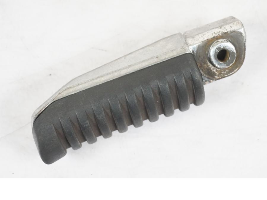 Snett uppifrån på Fotpinne från en Kawasaki ER-6N -2016 motorcykel.