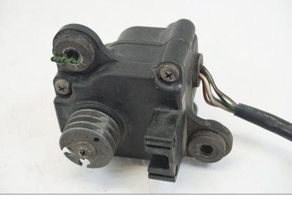 Snett nerifrån på Avgasspjällmotor från en Honda NSR 125 -1991 motorcykel.