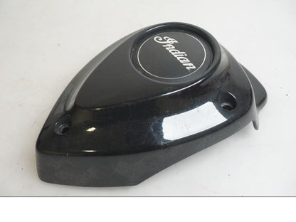 Baksidan på Tändspole Kåpa från en Indian Chieftain Dark Horse -2019 motorcykel.