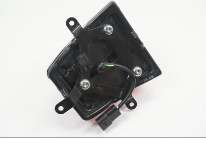 Vänster sida på Baklampa från en Triumph Tiger 1200 -2018 motorcykel.