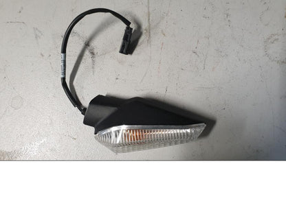 Baksidan på Blinkers från en Ducati Streetfighter 848 -2010 motorcykel.