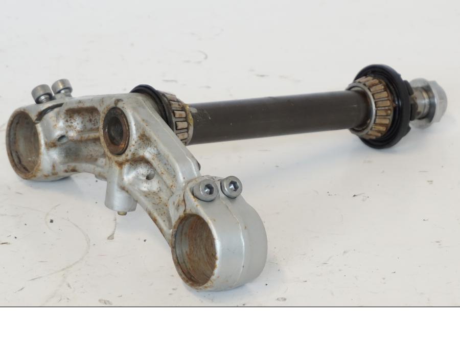 Vänster sida på Gaffelkrona från en Kawasaki ZR-7 -2001 motorcykel.