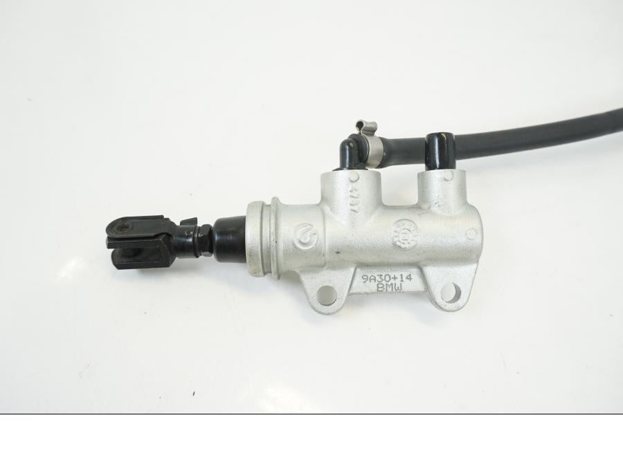 Baksidan på Bromshuvudcylinder från en BMW S 1000 XR -2019 motorcykel.