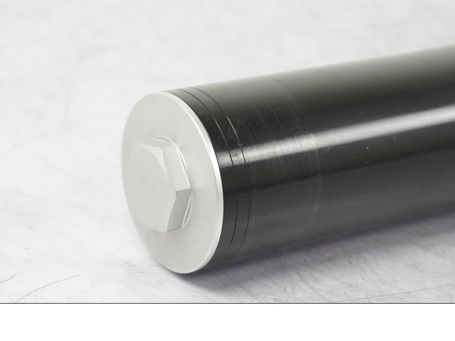 Snett nerifrån på Gaffelben från en KTM 390 Duke -2018 motorcykel.