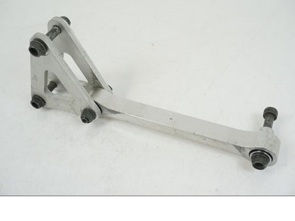 Vänster sida på Stötdämparlänkage från en Yamaha YZF 1000 R1 -2006 motorcykel.