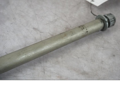 Snett uppifrån på Axel från en BMW F 800 R -2018 motorcykel.