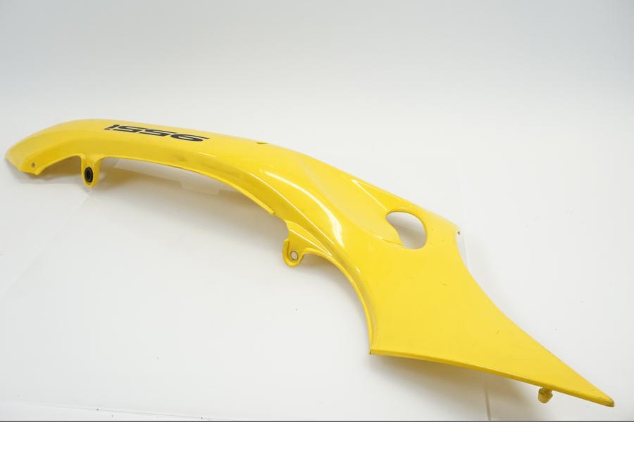 Vänster sida på Bakvinge från en Triumph Sprint RS -2004 motorcykel.