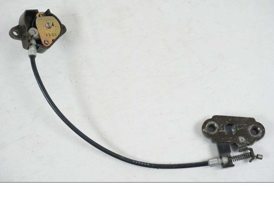 Extrabild4 på <p>Låssats från Kawasaki ZXR 400 1992.</p>

<p>Tändningslås, tanklock, sadellås och 2st nycklar.</p> motorcykel.