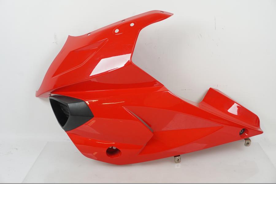 Framsidan på Toppkåpa från en Hyosung GT 650 -2006 motorcykel.