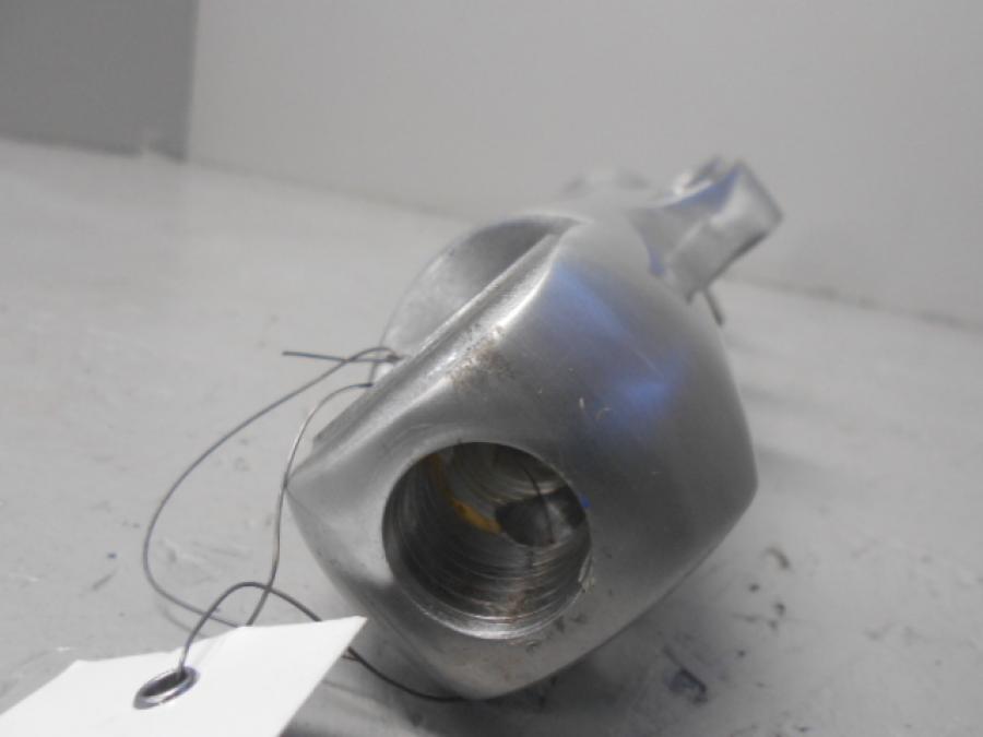 Höger sida på Gaffelben från en H-D Dyna Wide Glide FXDWG -2016 motorcykel.