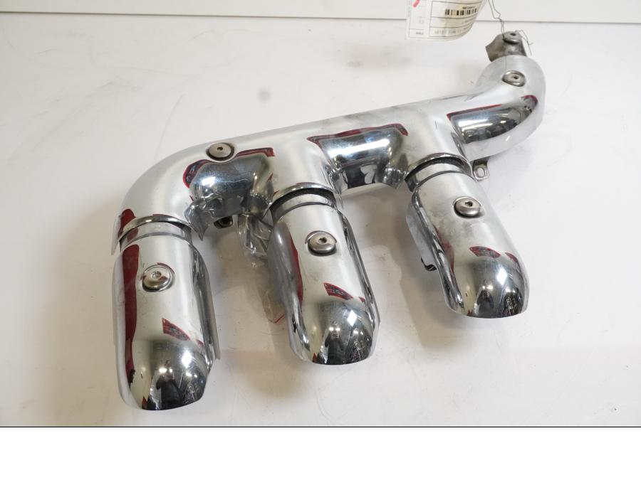 Framsidan på Värmeskydd från en Triumph Rocket III -2011 motorcykel.