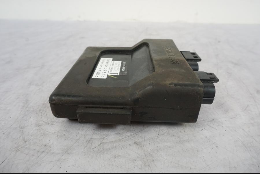 Baksidan på CDI / ECU från en Kawasaki Versys 650 -2014 motorcykel.