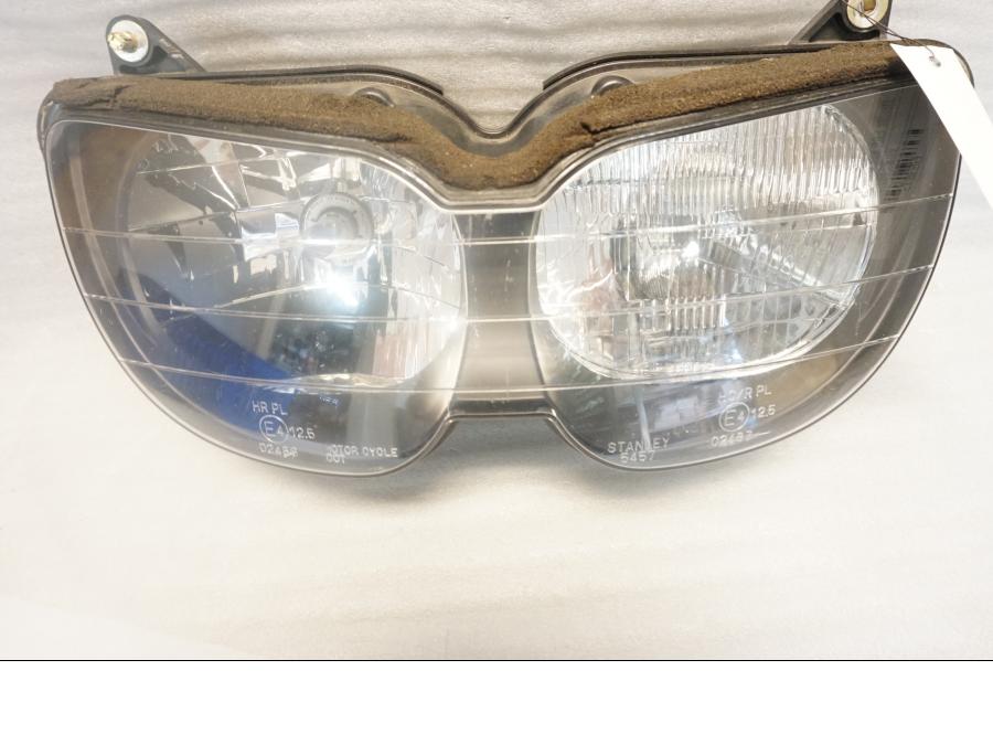 Baksidan på Strålkastare från en Honda CBR 900 RR -1997 motorcykel.