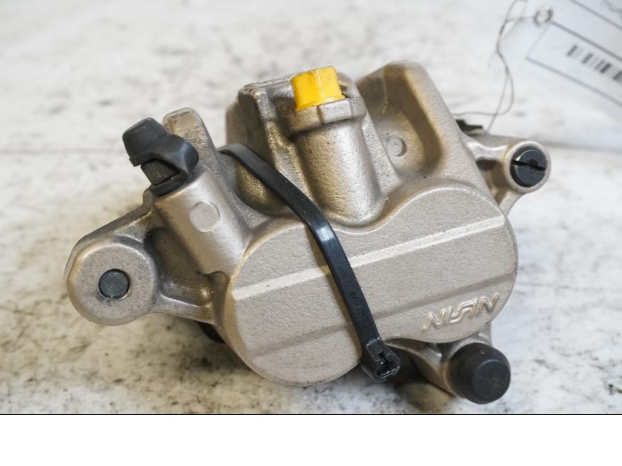 Framsidan på Bromsok från en Triumph Tiger 800 -2011 motorcykel.