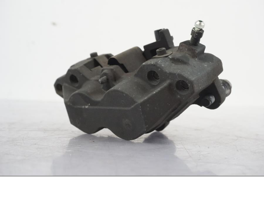 Snett uppifrån på Bromsok från en Suzuki GSF 1250 -2010 motorcykel.