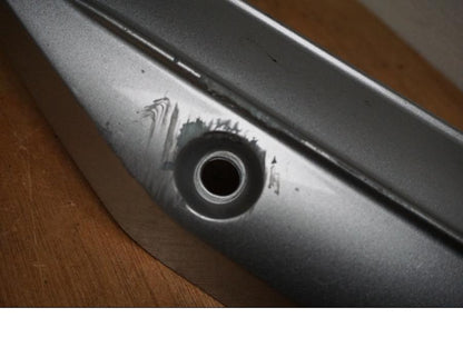 Baksidan på Värmeskydd från en Yamaha XT 660 R -2004 motorcykel.