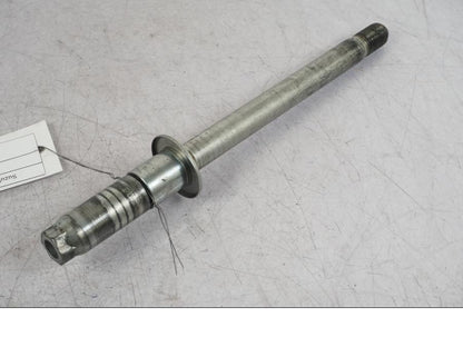 Baksidan på Axel från en Suzuki VZ 800 -2000 motorcykel.