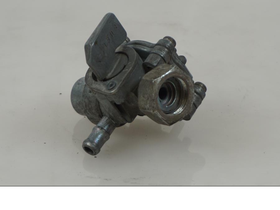 Framsidan på Bensinkran från en Honda GL 500 -1982 motorcykel.