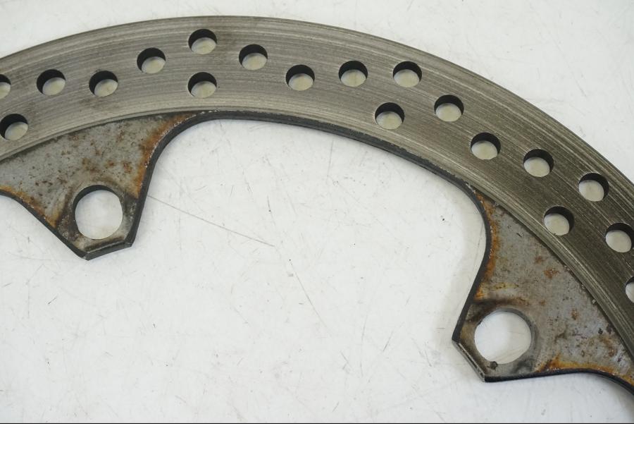 Höger sida på Bromsskiva från en BMW K 1200 LT -2004 motorcykel.