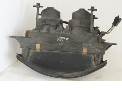 Snett nerifrån på Strålkastare från en Yamaha TDM 850 -1998 motorcykel.