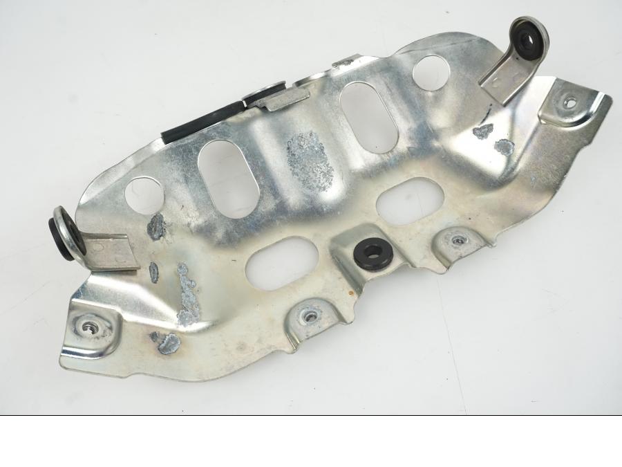 Snett nerifrån på Bensintankfäste från en Suzuki GSX-R 1000 -2007 motorcykel.