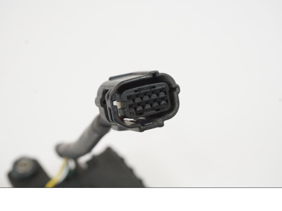 Snett uppifrån på Control Unit från en Triumph Trident -2021 motorcykel.