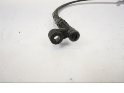 Höger sida på Hastighetsmätarvajer från en BMW R 1150 RS -2003 motorcykel.