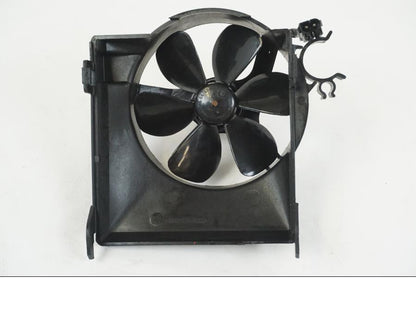 Framsidan på Vattenkylfläkt från en BMW F 650 CS -2002 motorcykel.