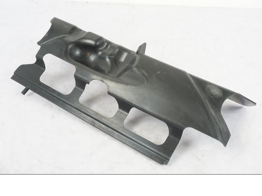 Framsidan på Vattenkylkåpa från en Suzuki GSX-R 600 -2007 motorcykel.