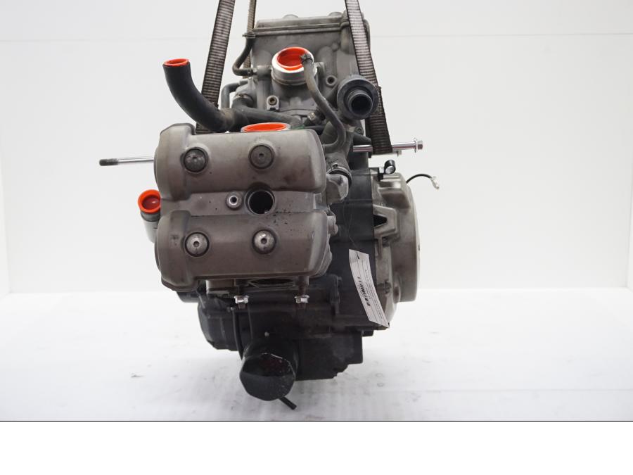 Baksidan på Motor från en Aprilia SL 750 Shiver -2008 motorcykel.