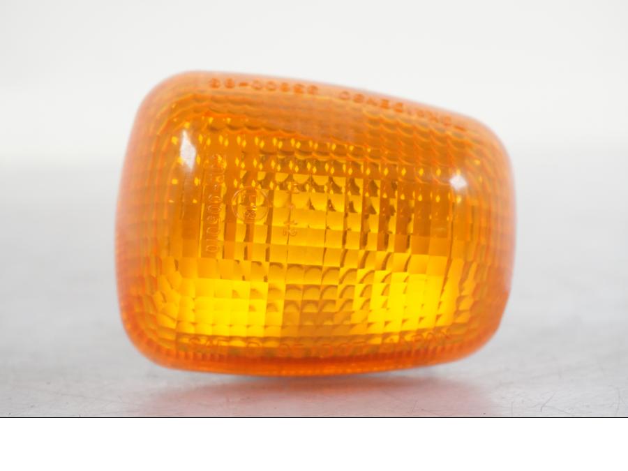 Baksidan på Blinkersglas från en Suzuki SV 650 -1999 motorcykel.