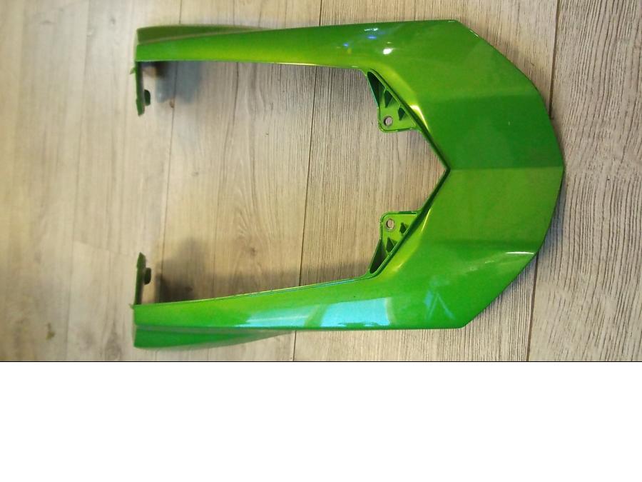 Vänster sida på Bakvinge från en Kawasaki Z 1000 -2011 motorcykel.