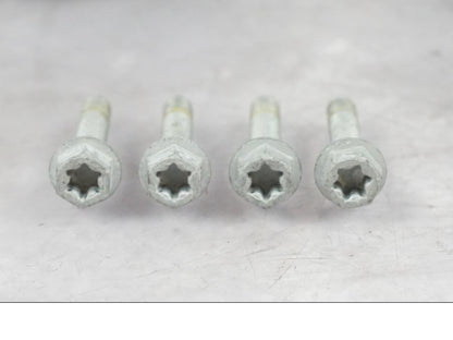 Baksidan på Luftrör från en KTM 1290 Super Duke R -2022 motorcykel.