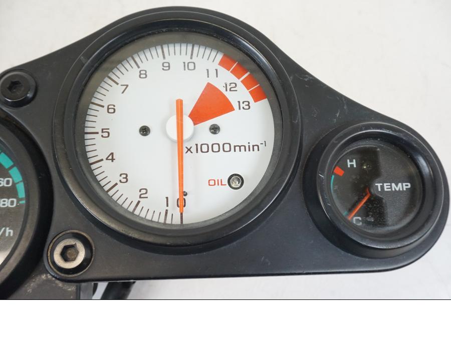 Höger sida på Instrumentpanel från en Honda NSR 125 -1991 motorcykel.