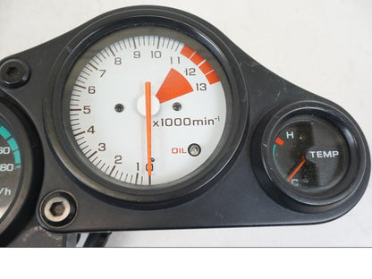 Höger sida på Instrumentpanel från en Honda NSR 125 -1991 motorcykel.