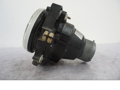 Snett nerifrån på Strålkastarinsats från en BMW R 1150 GS -2002 motorcykel.