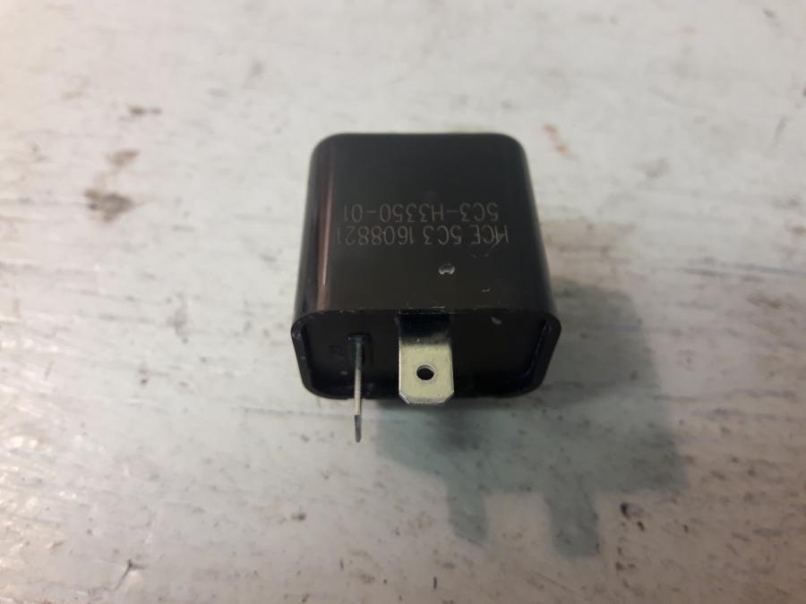 Framsidan på Blinkersrelä från en Yamaha MT 125 -2017 motorcykel.