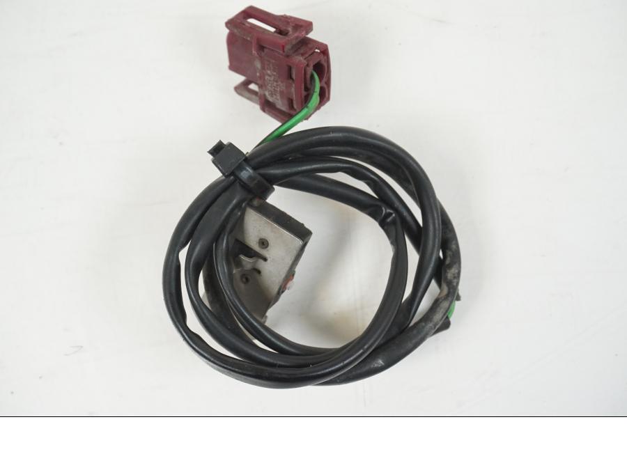 Snett uppifrån på Bromsljuskontakt från en BMW F 650 CS -2002 motorcykel.