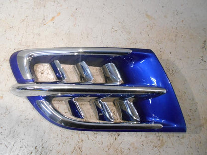 Framsidan på Sidkåpsgaller från en Honda GL 1800 -2001 motorcykel.