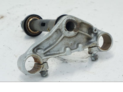 Snett nerifrån på Gaffelkrona från en Yamaha XV 535 -1995 motorcykel.