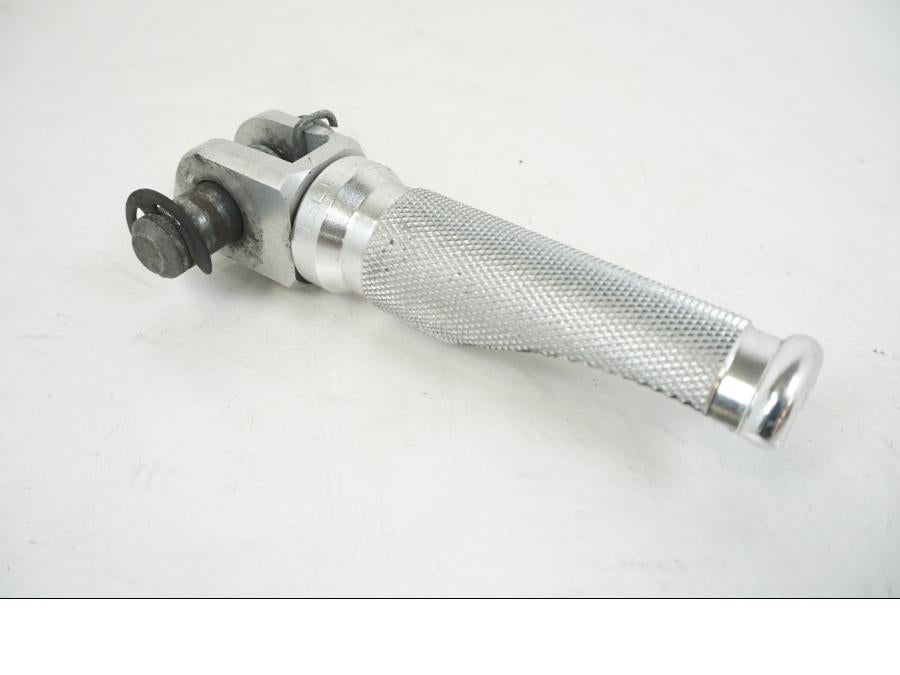 Framsidan på Fotpinne från en Kawasaki ZZR 1100 -1994 motorcykel.