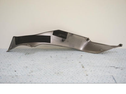 Baksidan på Bensintankskåpa från en Kawasaki Ninja H2 -2019 motorcykel.