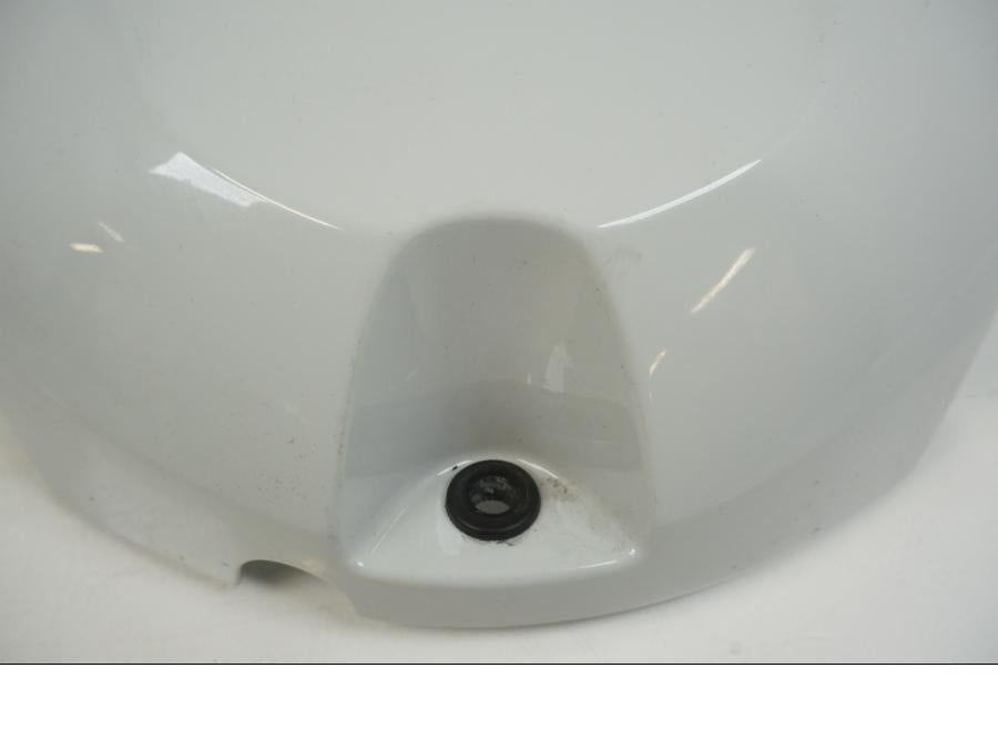 Vänster sida på Tankkåpa från en BMW S 1000 R -2019 motorcykel.