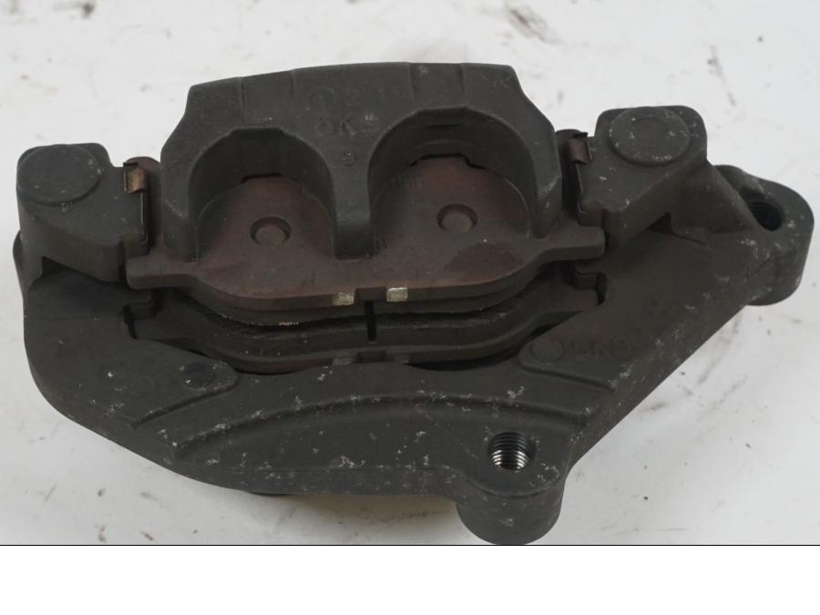 Snett uppifrån på Bromsok från en Yamaha XJ 6 -2011 motorcykel.